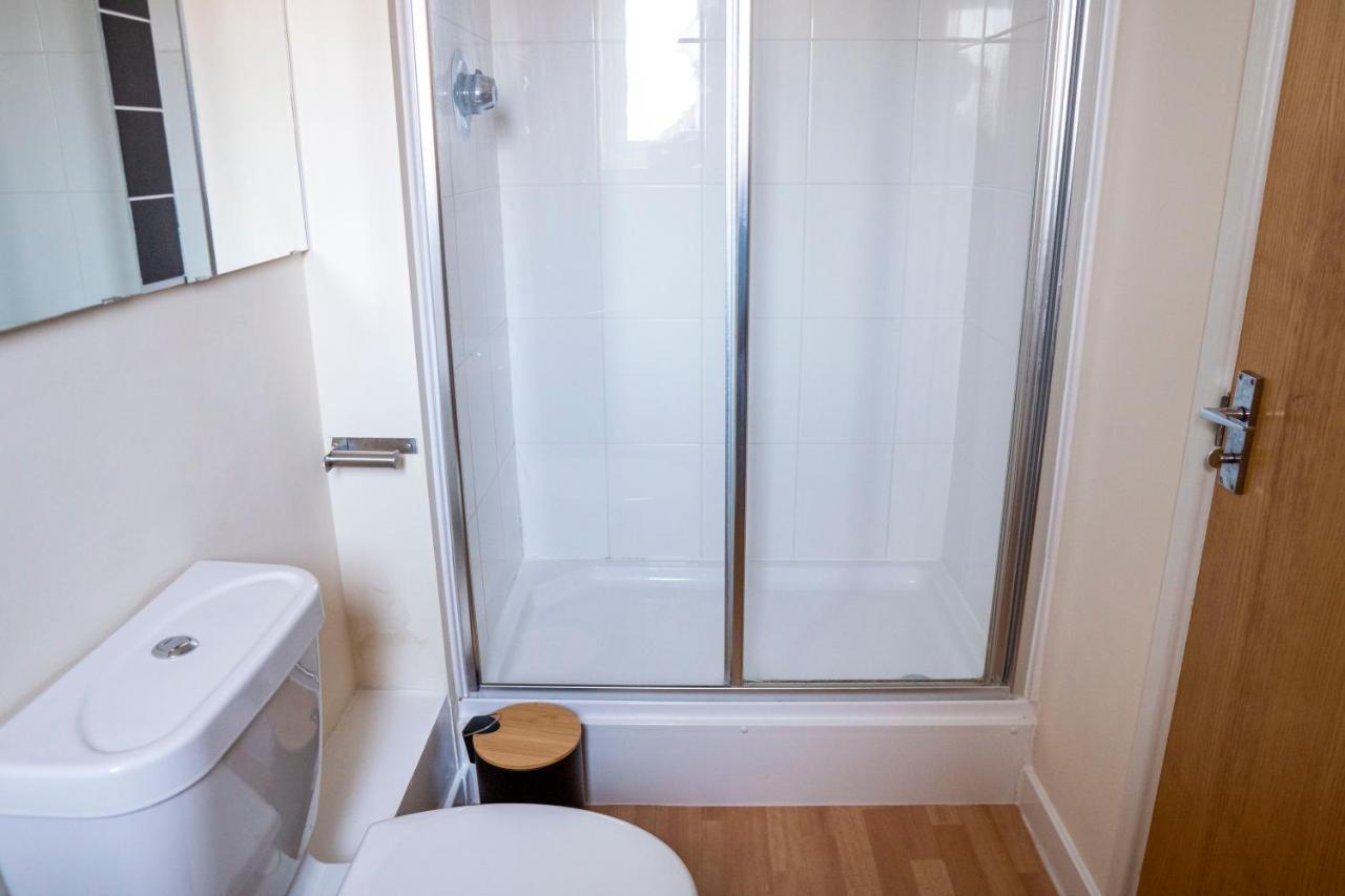 Spacious Two Bedrooms Apartment For Business And Holiday Portsmouth Exterior foto