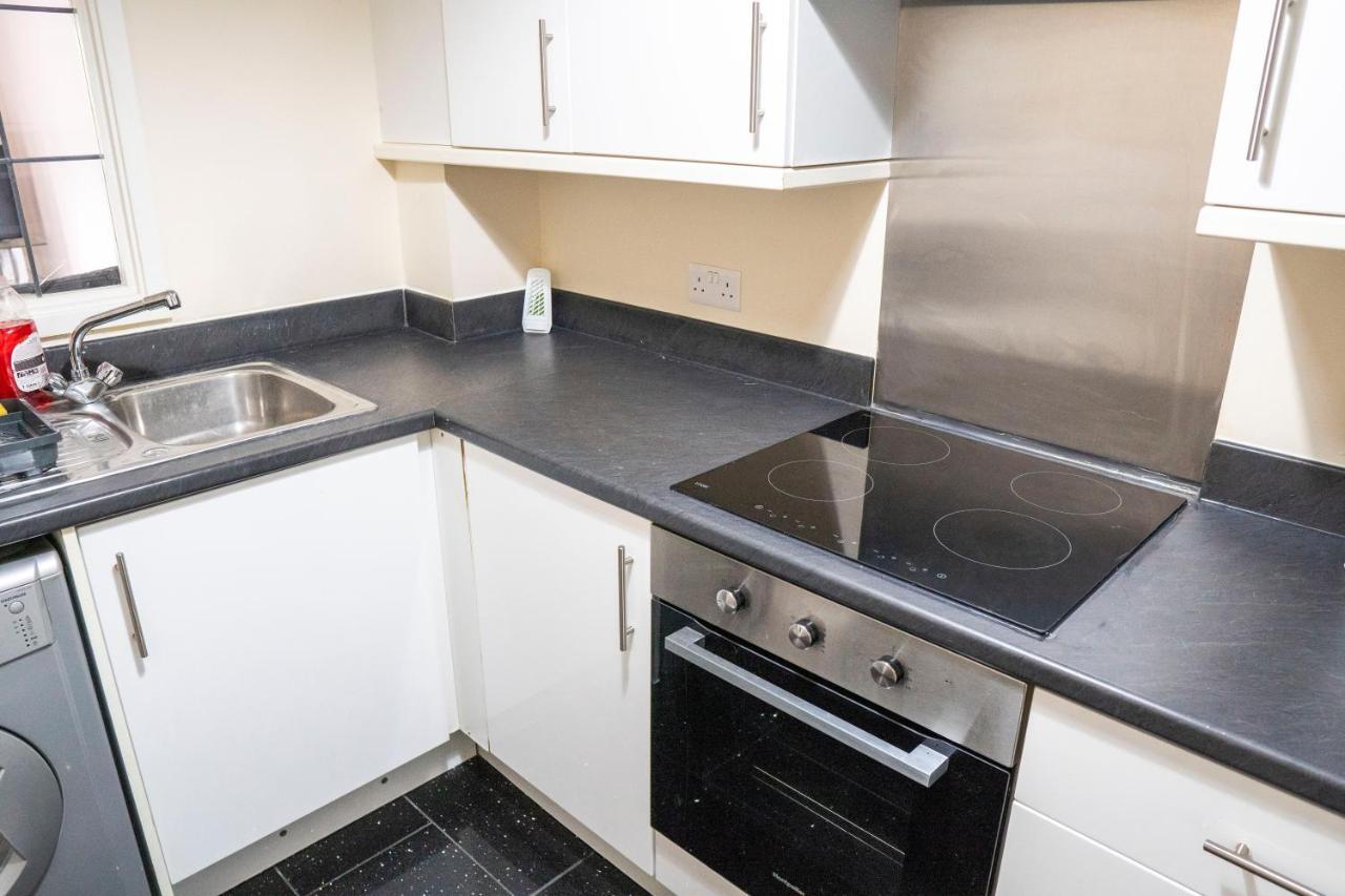 Spacious Two Bedrooms Apartment For Business And Holiday Portsmouth Exterior foto