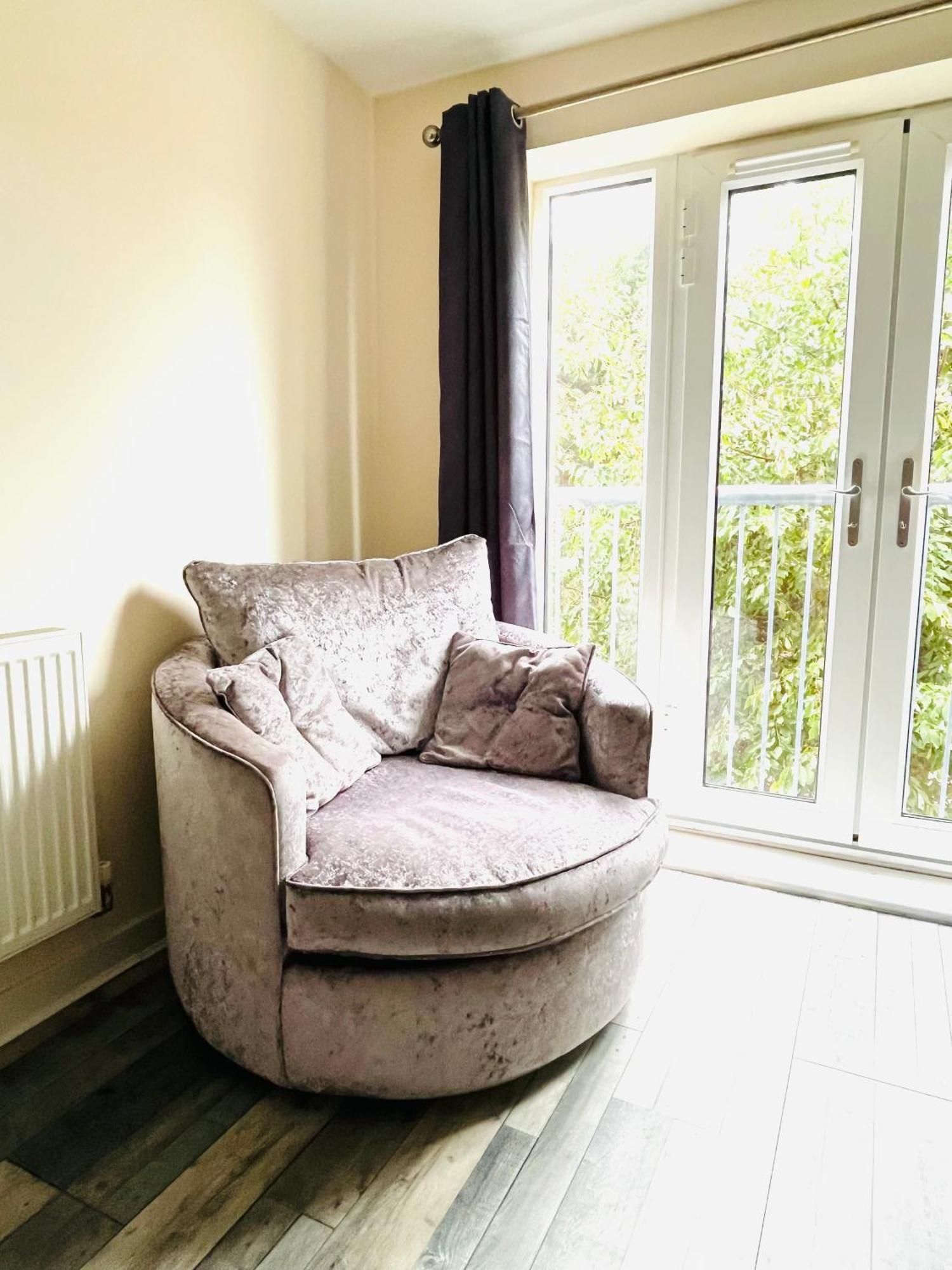Spacious Two Bedrooms Apartment For Business And Holiday Portsmouth Exterior foto