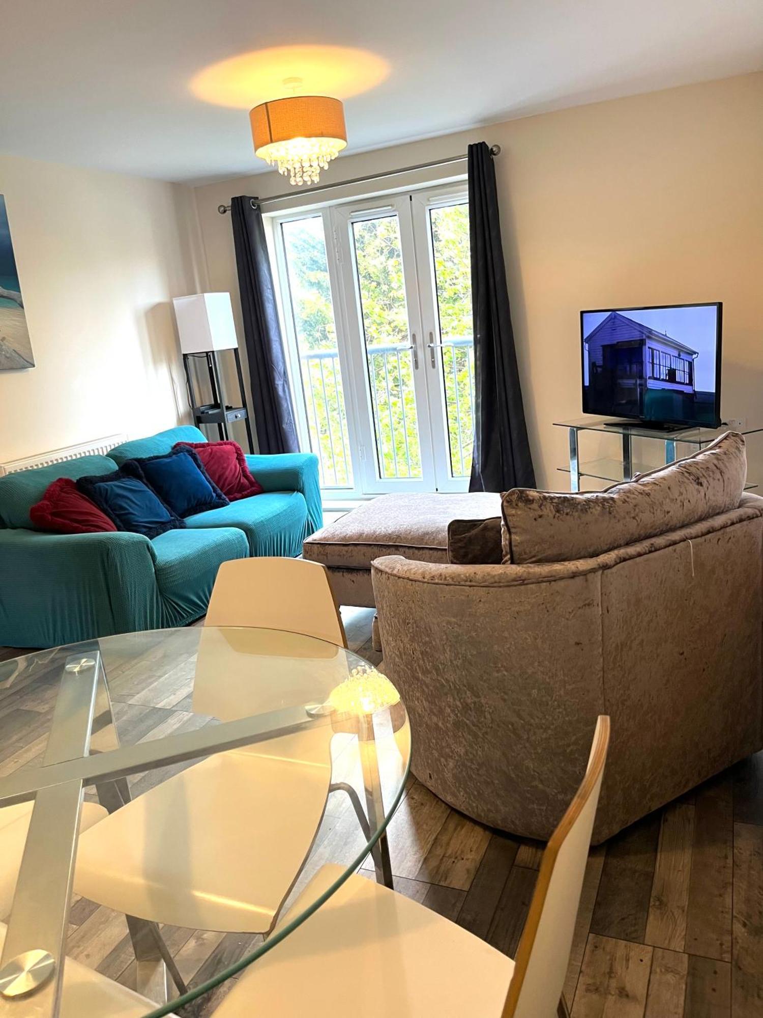 Spacious Two Bedrooms Apartment For Business And Holiday Portsmouth Exterior foto
